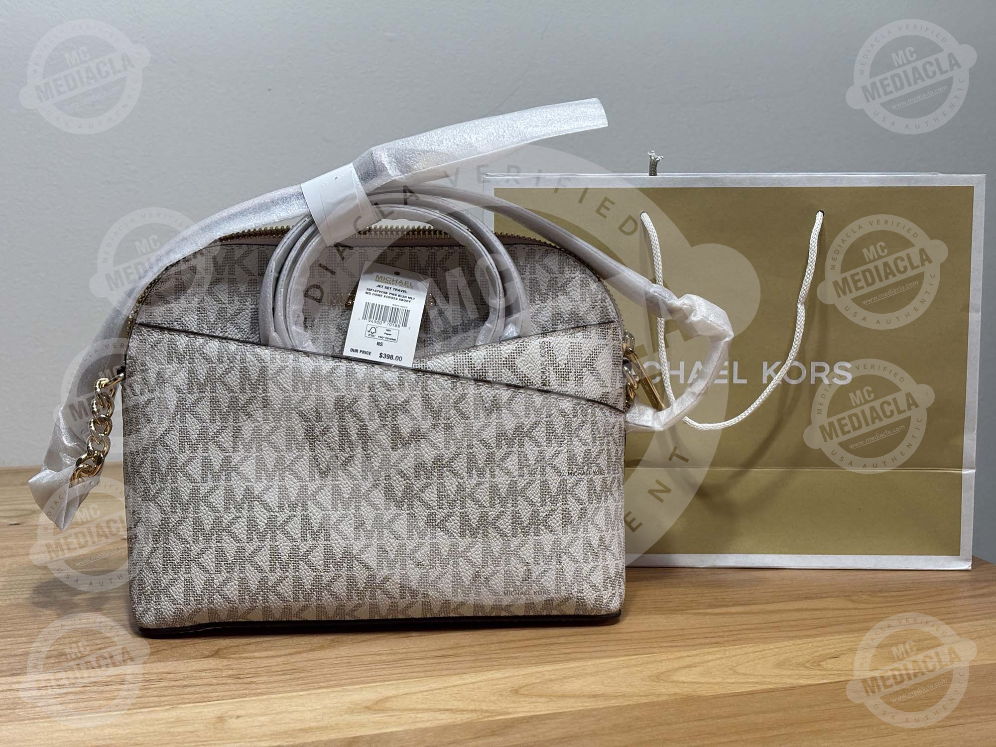 👜 Bolso Michael Kors Beige Monogram con Cadena – Edición Elegante