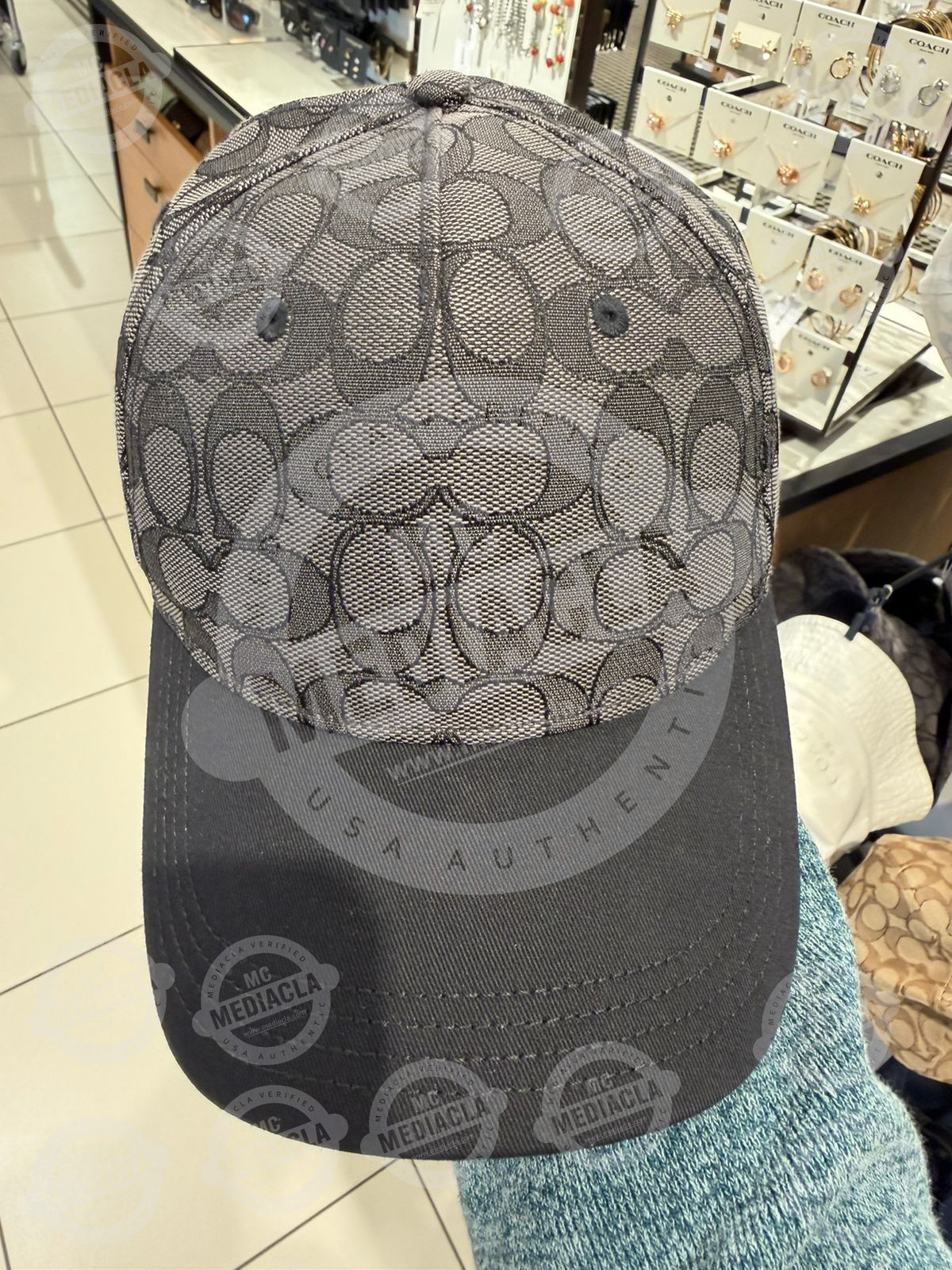 🧢 Gorra Coach Jacquard Flat Brim – Signature Premium USA (Varios colores)