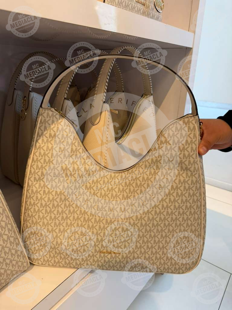 👜 Cartera Michael Kors Nayla Medium – Logo Signature 6