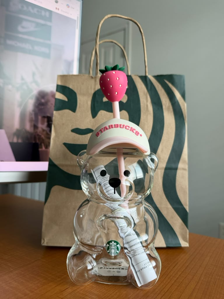 Starbucks iconic Bearista™ glass cold cup