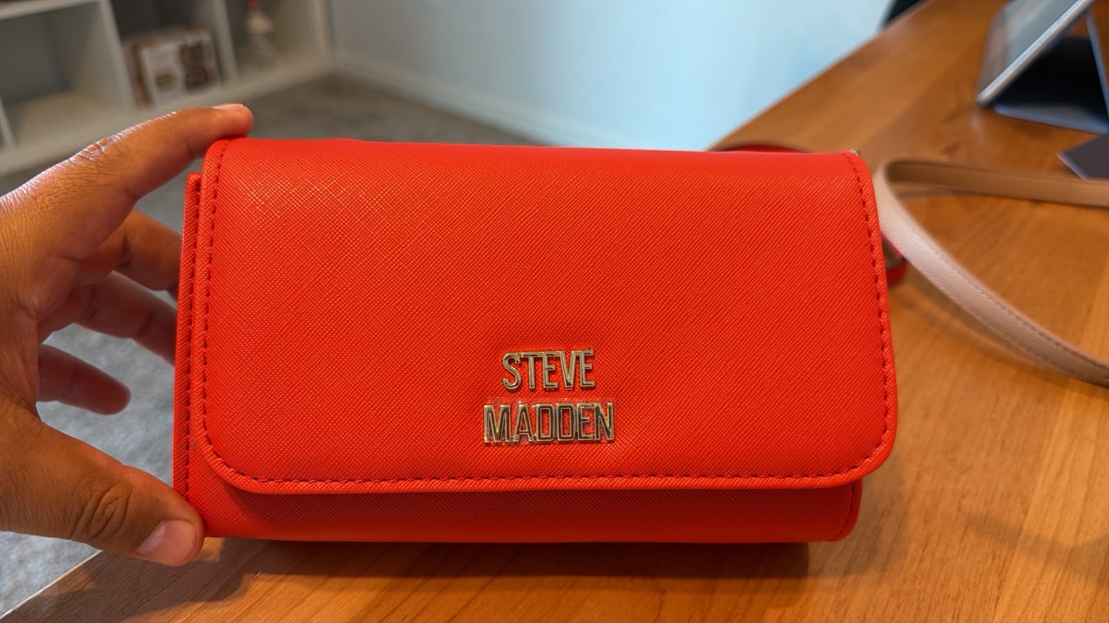 BOLSO ROJO STEVE MADDENBLYNN LIPSTICK